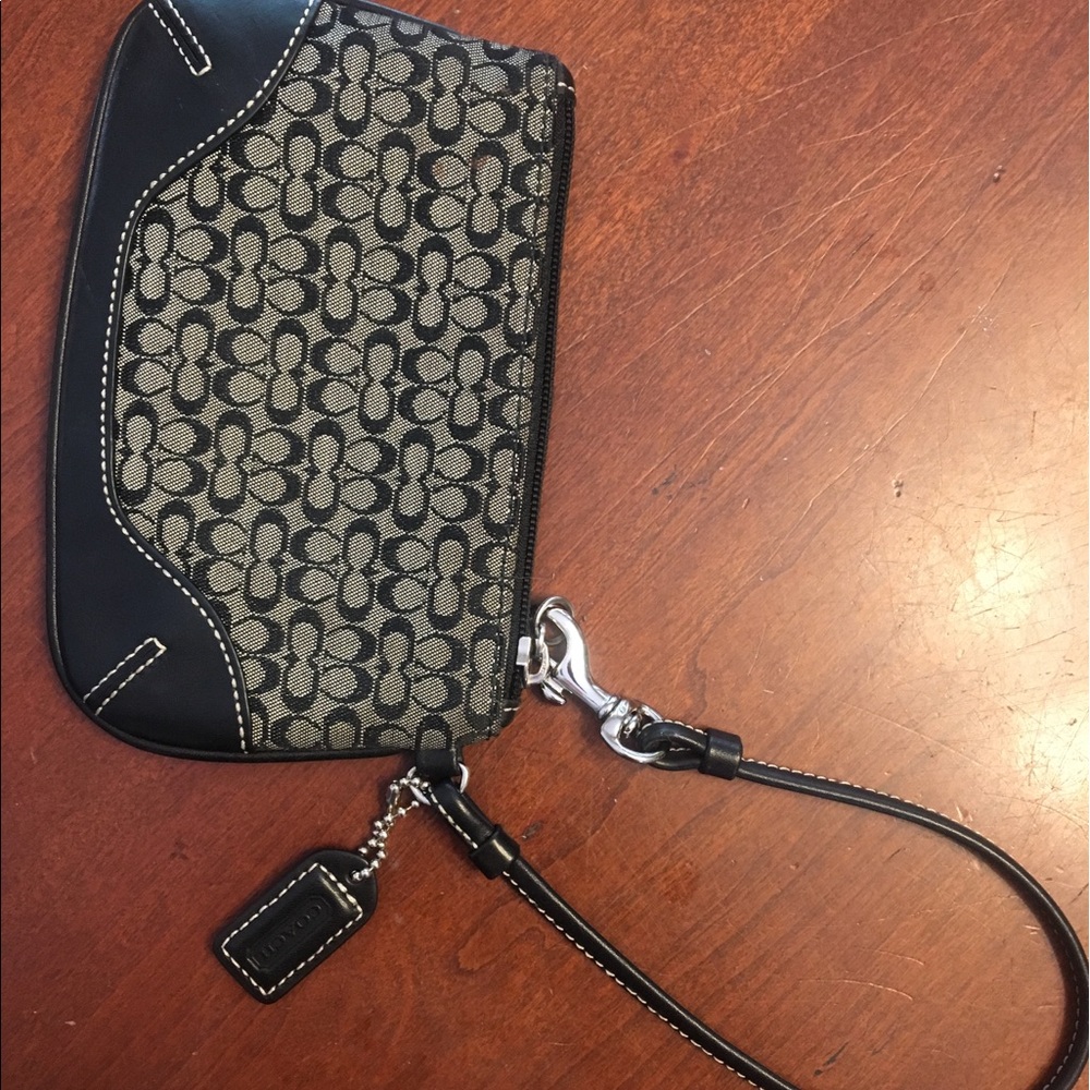 Coach wristlet black classic c pattern